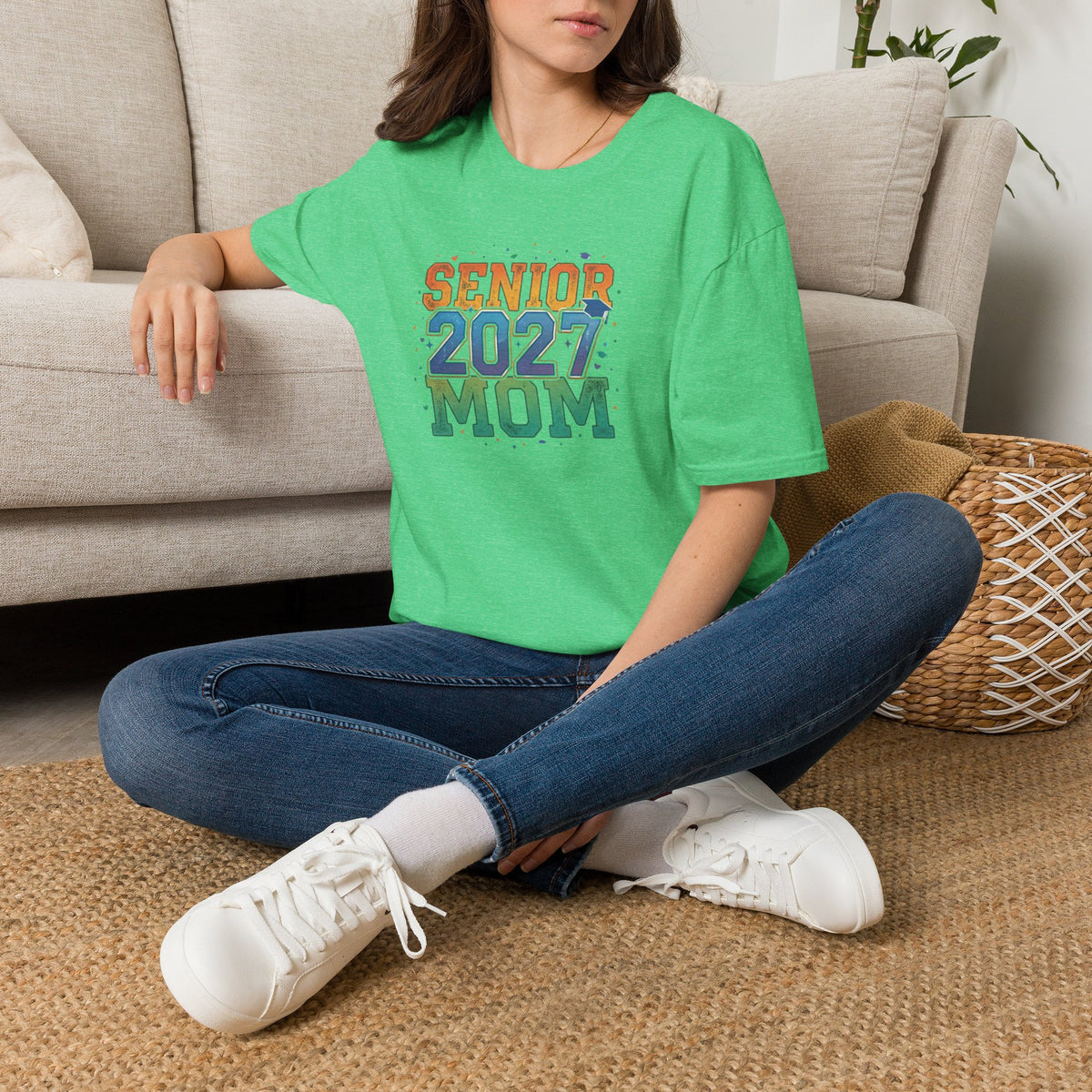 Senior 2027 Mom T-Shirt — Proud Graduation Mom Tee