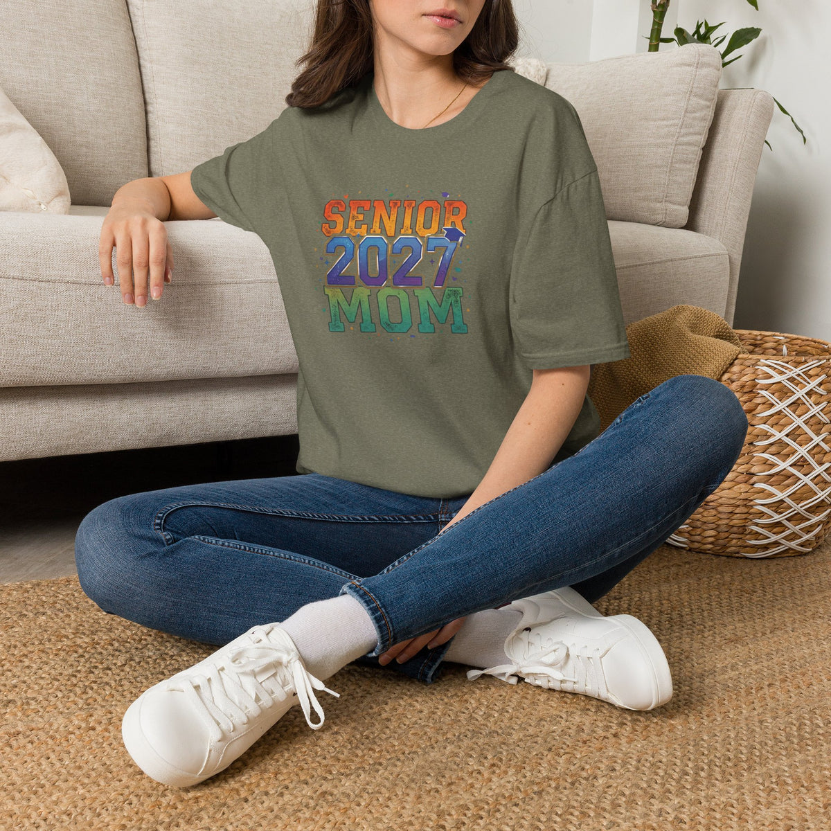 Senior 2027 Mom T-Shirt — Proud Graduation Mom Tee
