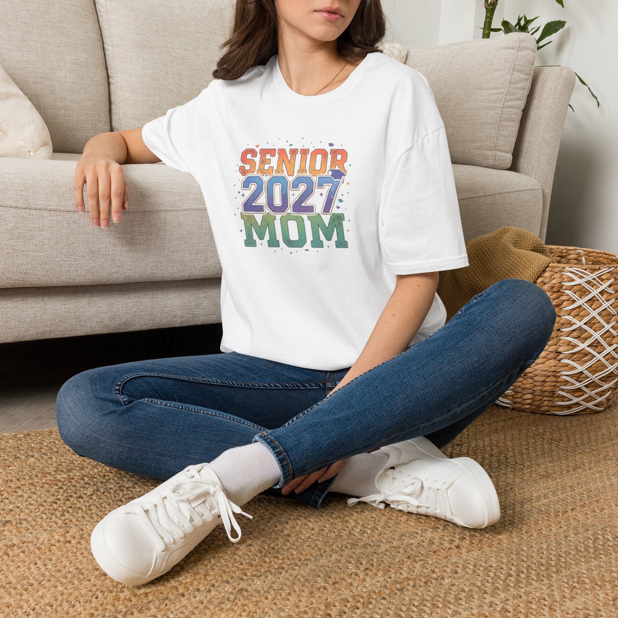 Senior 2027 Mom T-Shirt — Proud Graduation Mom Tee
